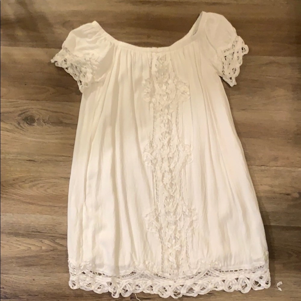 White Lace - Off Shoulders Dress
